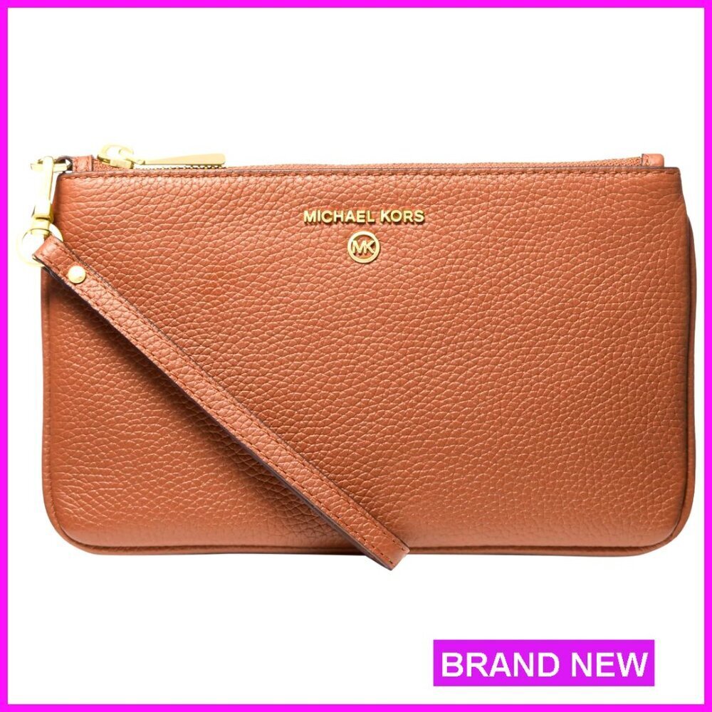 Pebbled Leather Wristlet with Zipper Closure and 5 Pockets